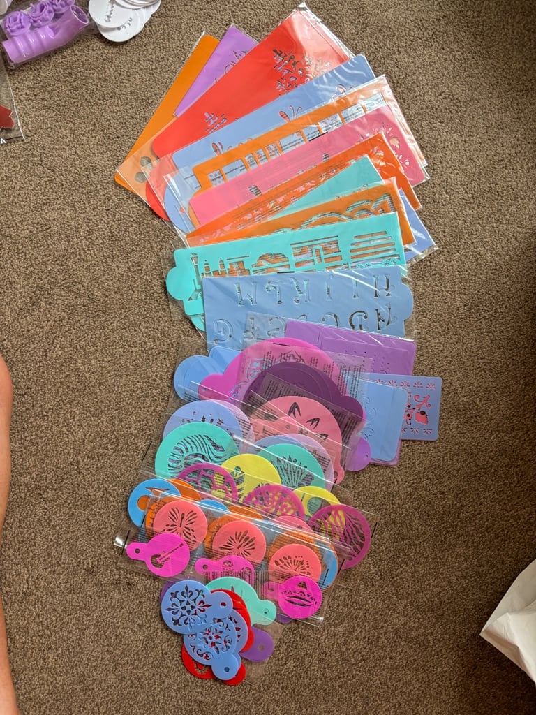 Cake decorating equipment 