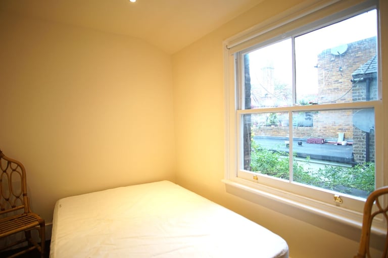 Impressive 3-bedroom maisonette available to rent in Portobello Road, W11