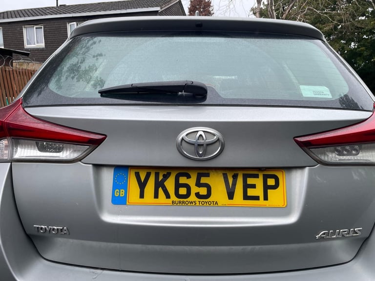 Toyota auris 2015 estate 1.2 petrol Euro 6 ulez compliant