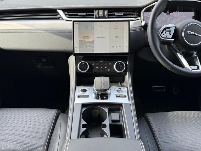 2024 Jaguar F-Pace 2.0 P250i R-Dynamic SE Black SUV 5dr Petrol Auto AWD Euro 6 (s/s) (250 ps) EST...