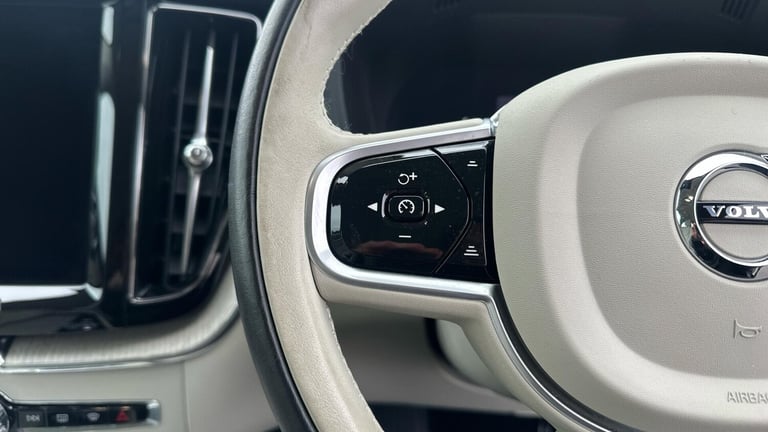 2021 Volvo XC60 2.0 B5P Inscription 5dr AWD Geartronic ESTATE PETROL Automatic
