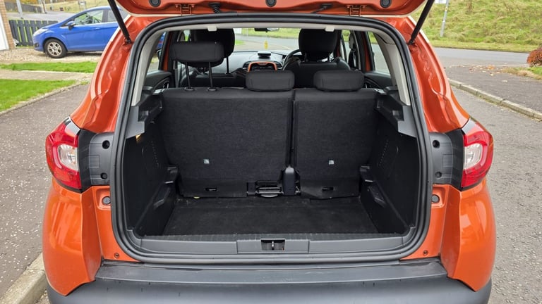 Renault, CAPTUR, Hatchback, 2015, Manual, 1461 (cc), 5 doors