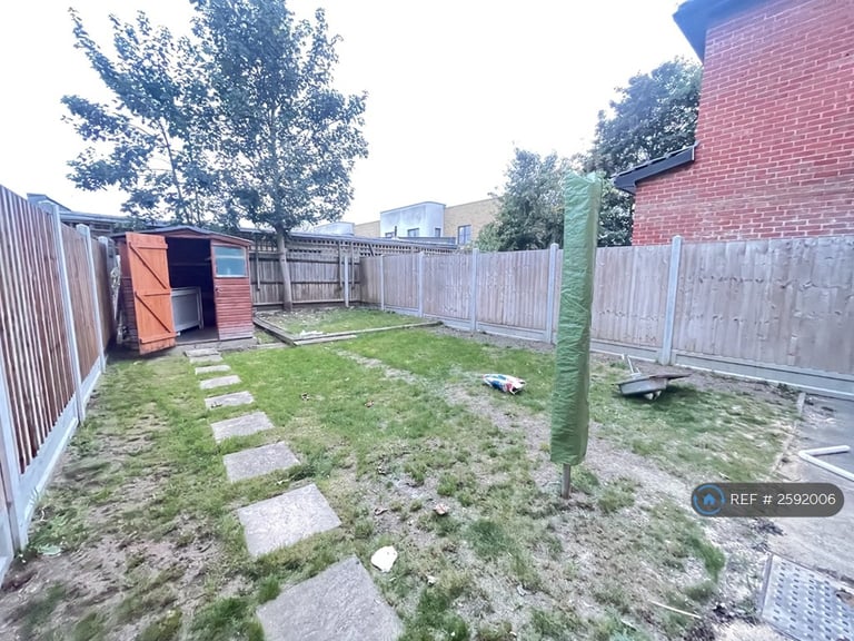 image for 3 bedroom house in Arnold Road, Dagenham, RM9 (3 bed) (#2592006)