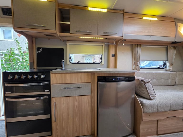 2013 coachman amara 520/4 motor mover extras