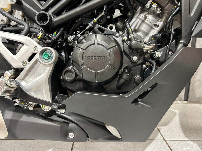 75/2025 Honda CB125R - ONLY 532 MILES!! - STUNNING!