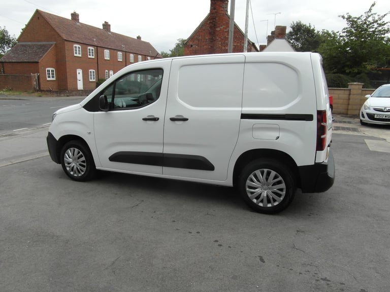 2021 Peugeot Partner 1.5 HDi  Pro  ( NO VAT ) Hdi SWB L1 Car Derived Van Diesel Manual
