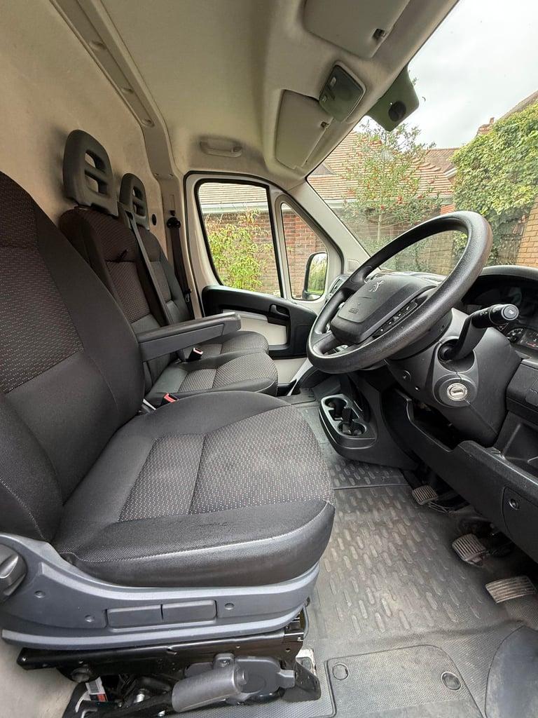 Peugeot Boxer 2016 2.0 BlueHDI Professional 335 L3 H2.