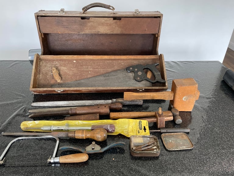 Carpenters wooden box, with various old & new tools 