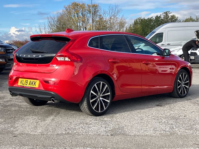 2019 Volvo V40 D3 [4 Cyl 152] Inscription Edition 5dr Geartronic Hatchback DIESEL Automatic