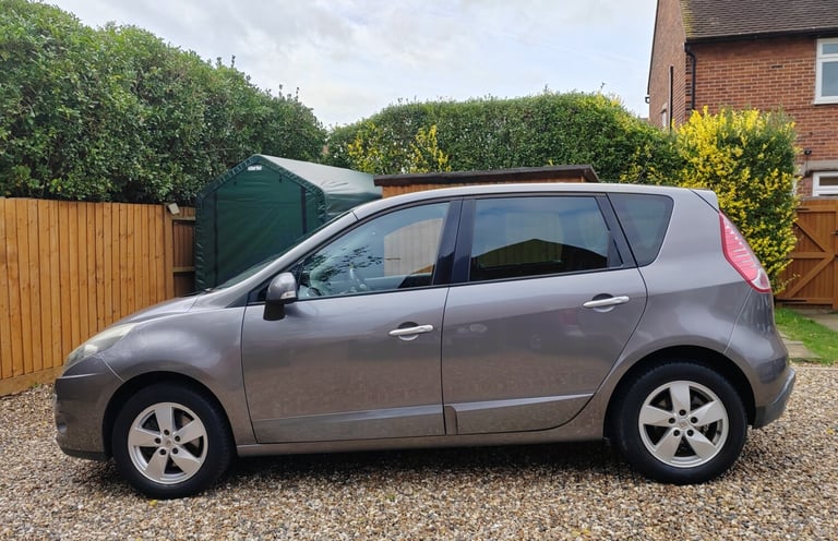 Renault Scenic 1.5DCi diesel, Long MOT, Service History, Lady owner since 2012
