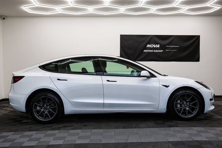 2020 Tesla Model 3 Standard Range Plus Saloon 4dr Electric Auto RWD (241 bhp) Saloon ELECTRIC Aut...