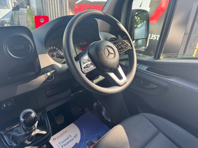 Mercedes-Benz Sprinter 3.5t H2 L2 Progressive Van++1 OWNER++CRUISE++REV