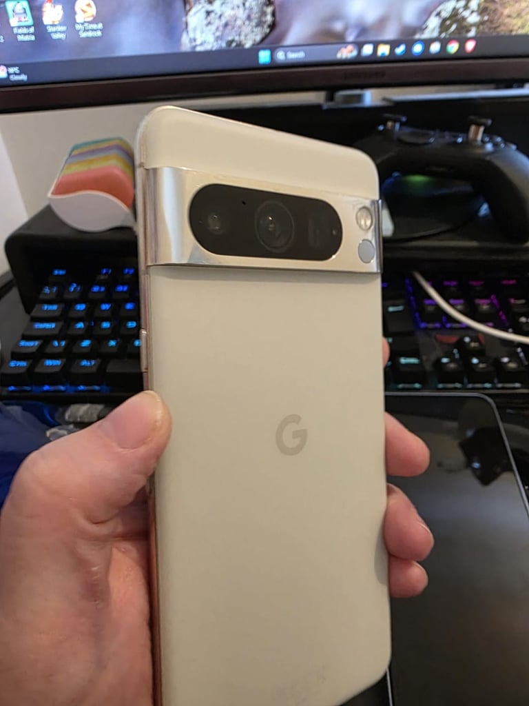 image for Pixel 8 Pro Porcelain