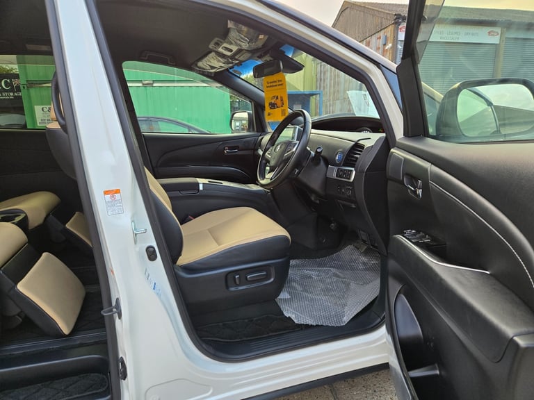 2017 Toyota Estima Aeras Premium leather pack  MPV Hybrid Electric Manual