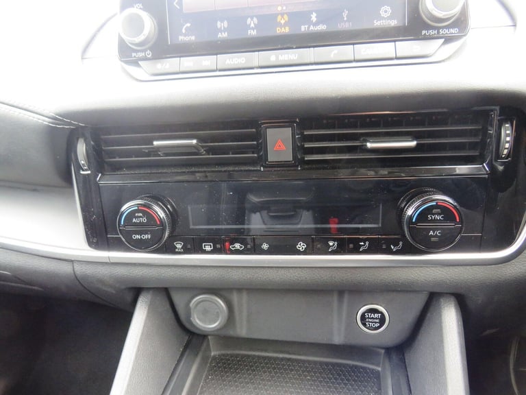 2023 Nissan Qashqai 1.3 DIG-T MHEV Acenta Premium XTRON Euro 6 (s/s) 5dr HATCHBACK Petrol/Electri...