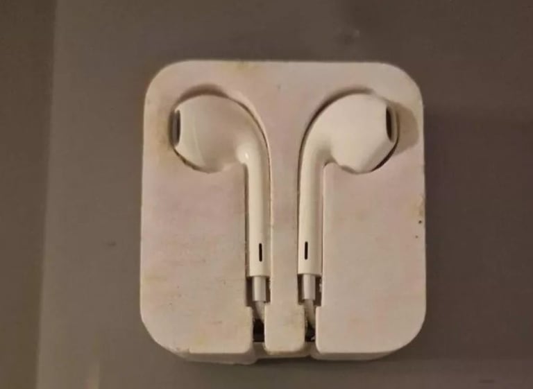 Genuine Apple headphones 
