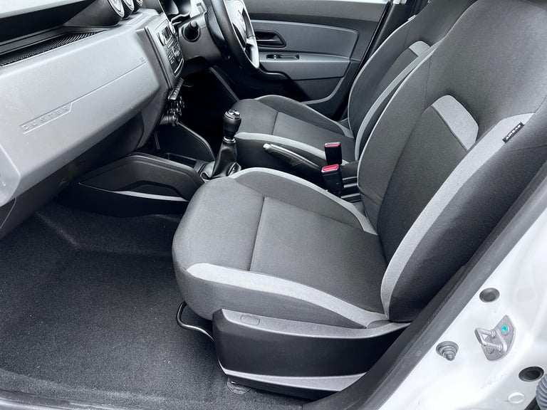 Dacia Duster 1.6 SCe Essential SUV 5dr Petrol Manual Euro 6 (s/s) (115 ps)