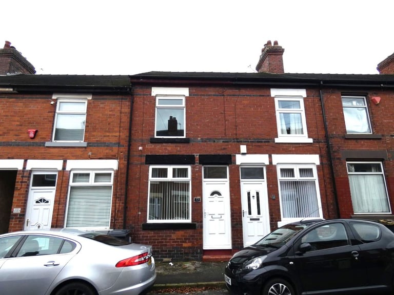 2 bedroom house in Blunt Street, Newcastle-under-Lyme, Staffordshire, ST5 9NA