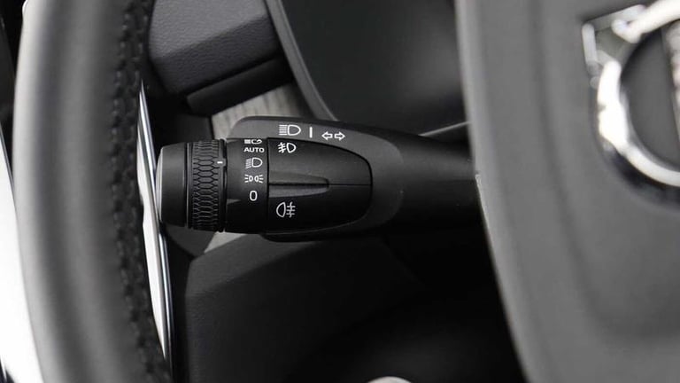 2025 Volvo XC40 Ultra B4 Mild hybrid Petrol Dark Automatic SUV Hybrid Automatic
