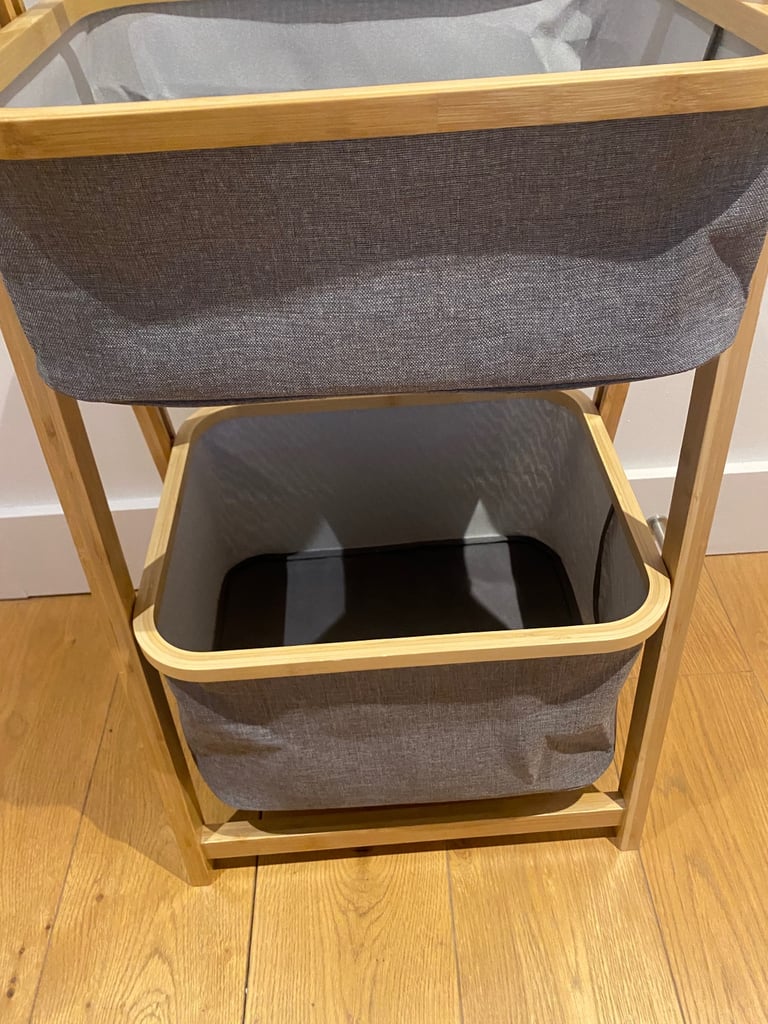 Collapsible wooden storage basket 
