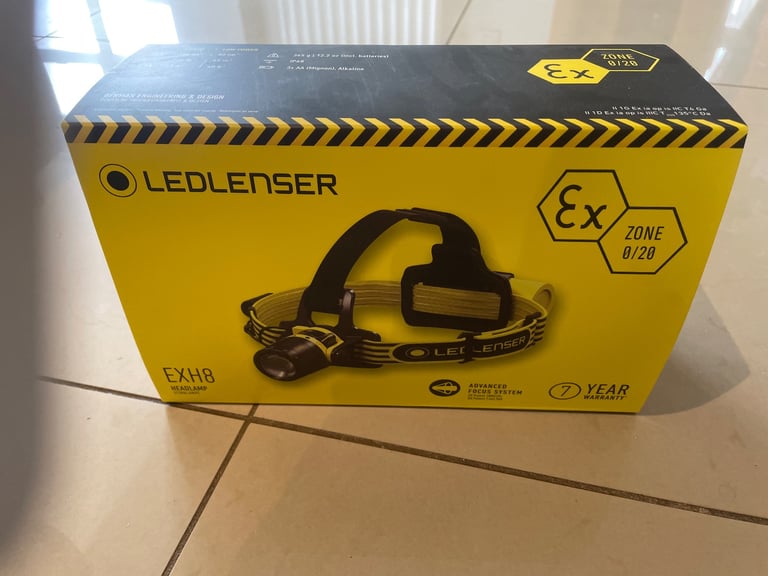 Led lenser head torch 
