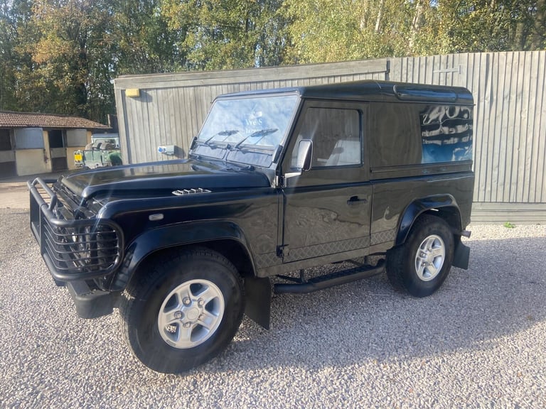  Land Rover Defender 90 2.5 TDi County Station Wagon 3dr Diesel Manual (111 bhp) Diesel Manual