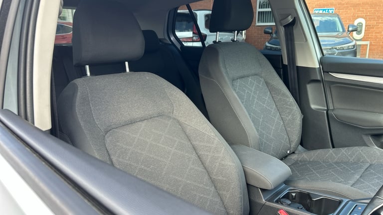 2022 Volkswagen Golf 1.0 TSI Life 5dr Petrol Hatchback Hatchback Petrol Manual