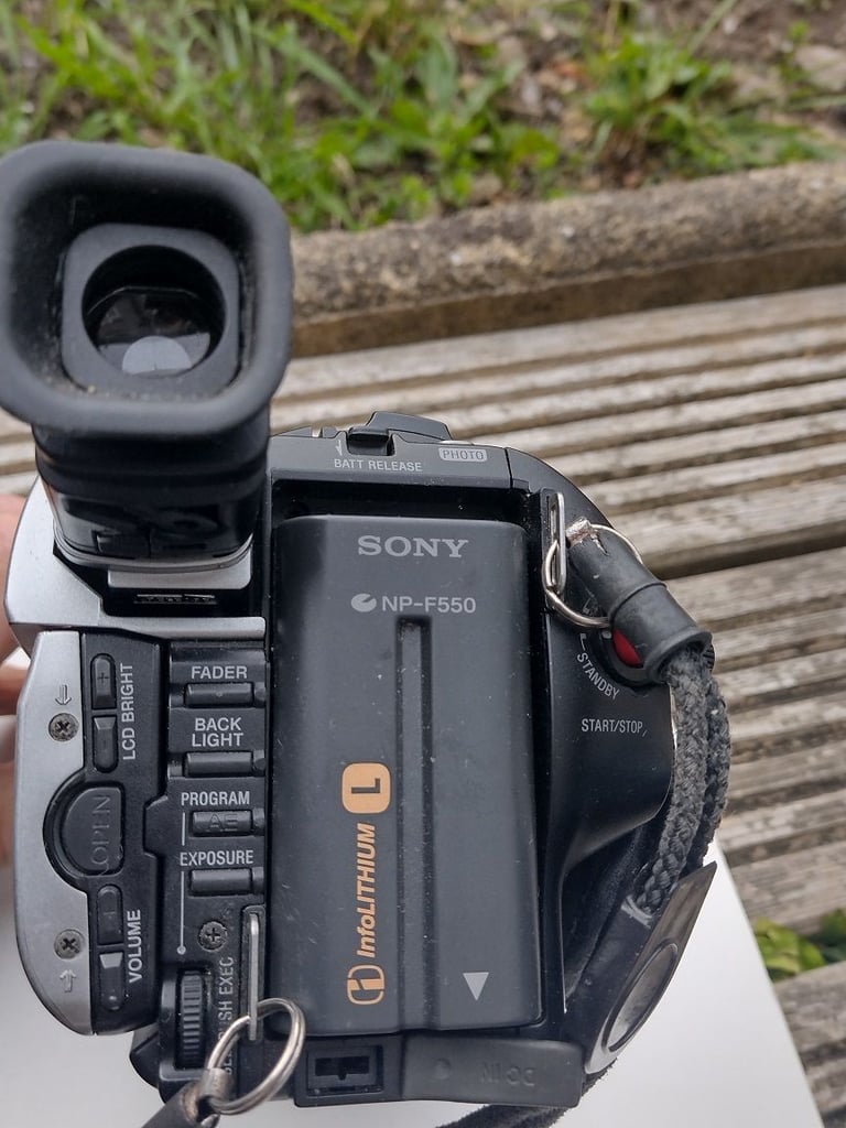 Sony DCR-TRV110E Video Camera recorder