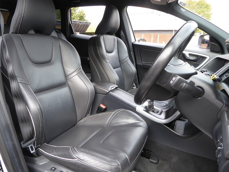2015 Volvo XC60 D4 [190] R DESIGN Lux Nav 5dr ESTATE DIESEL Manual