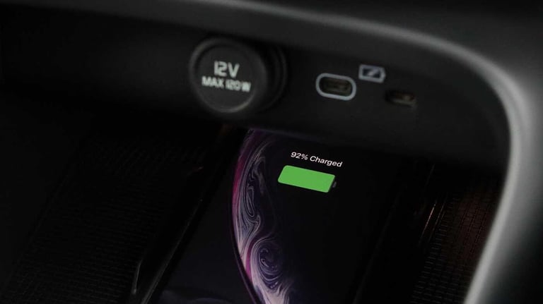  Volvo XC40 B4 (P) Ultra Bright (Sunroof, Harman Kardon, 360 Camera) Petrol/Electric Hybrid Autom...
