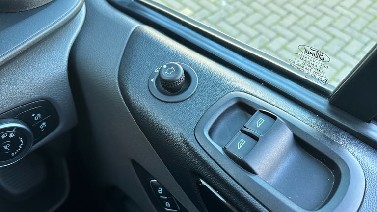 2023 Ford Transit Custom 2.0 EcoBlue 130ps Low Roof D/Cab Limited Van PANEL VAN DIESEL Manual