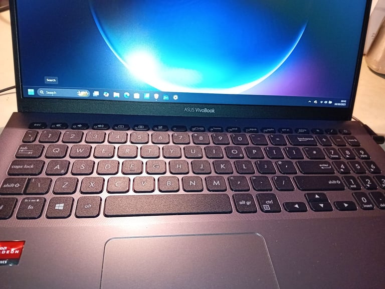 Asus VivoBook X512D  (Windows 11, Excellent Condition)