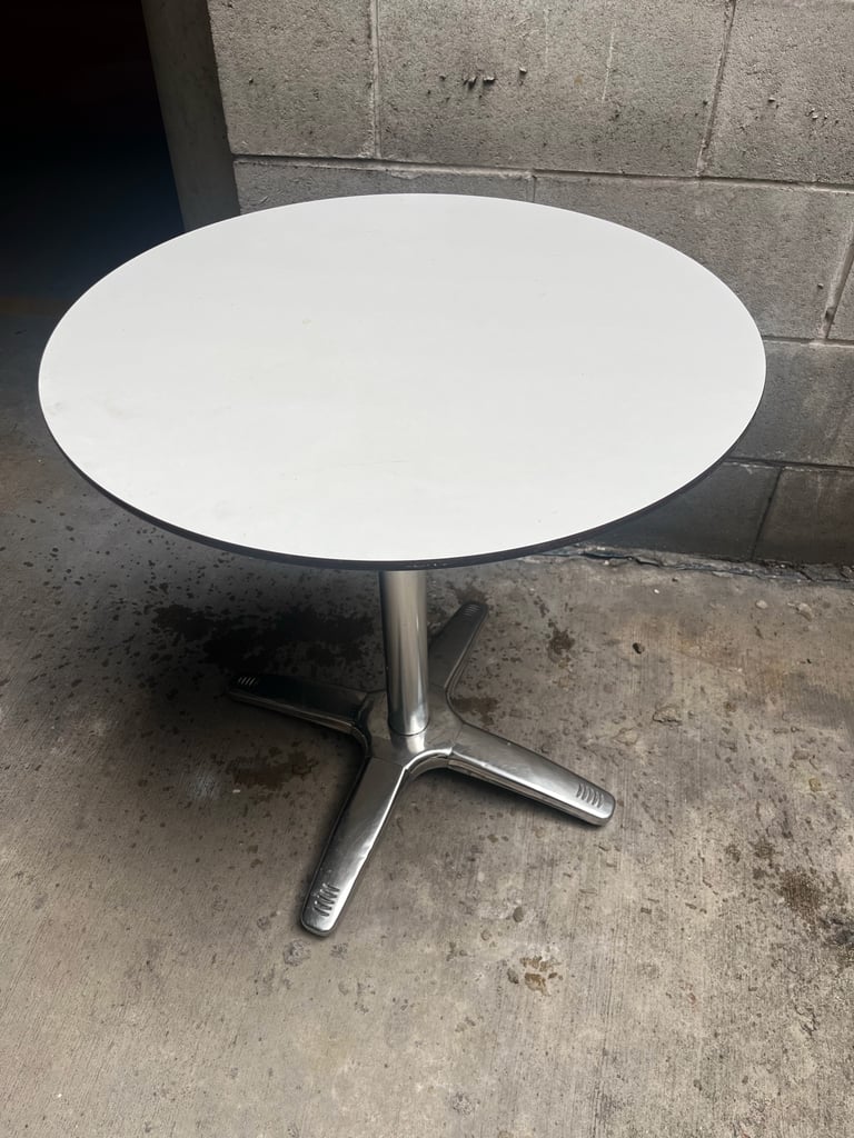 Cafe Tables 