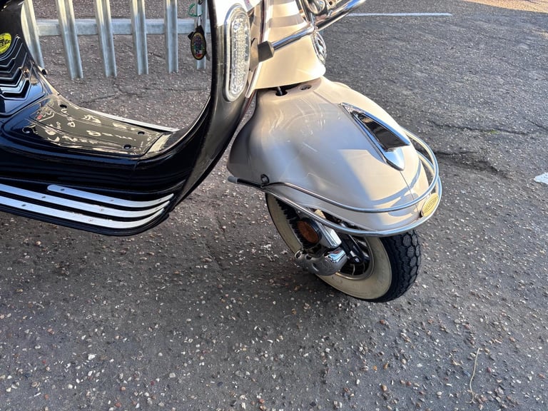AJS Modena Retro Classic Style 125cc Scooter 2017 795 Miles