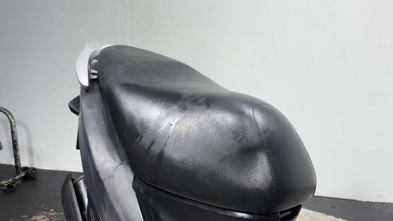 Honda Vision 2012 42K 50CC RUNNING PROJECT BIKE SCOOTER SPARES OR REPAIR