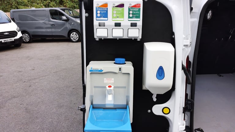 2017 Ford Transit Connect 220 L1 SWB EURO 6,AIR CONDITIONING,FRONT+REAR PARKING SENSORS,PARK ASSI...