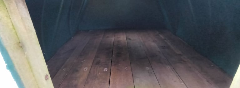 Dog kennel 