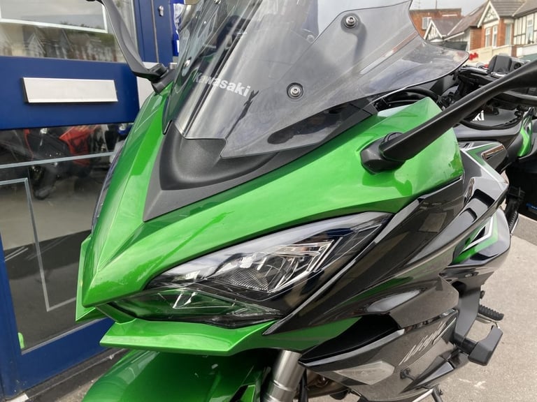 KAWASAKI PERFORMANCE TOURING EDITION - WITH FULL KAWASAKI SERVICE HISTORY 