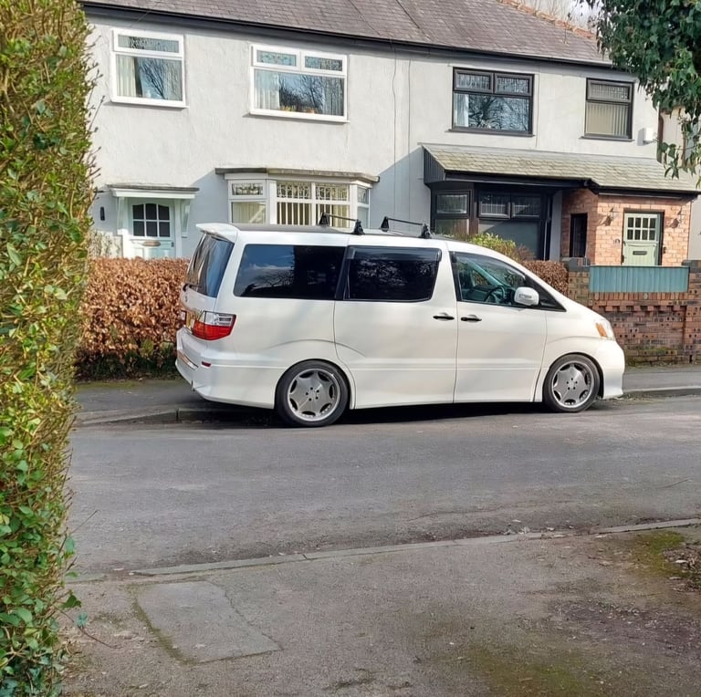 Toyota Alphard V 3.0 V6 2003 import 