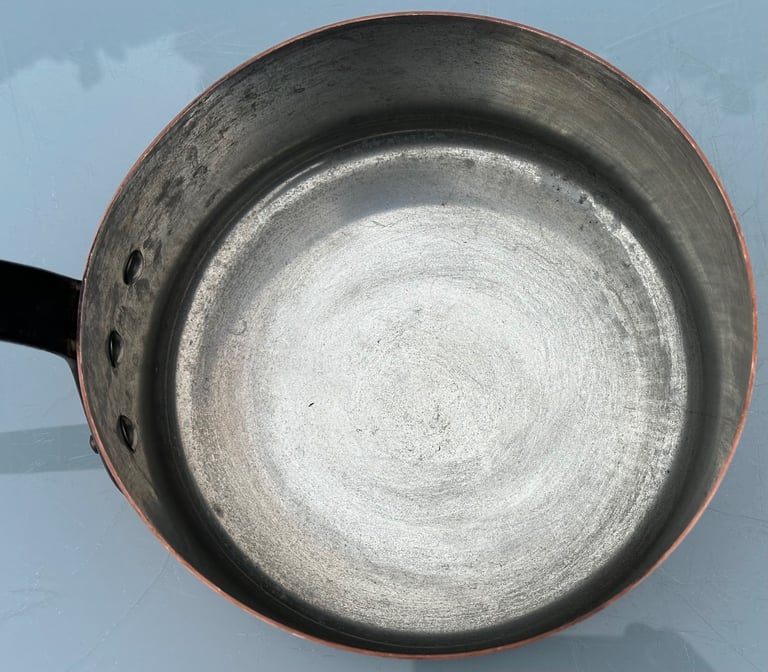 VINTAGE FRENCH COPPER PANS, SET OF FOUR LINED SAUCEPANS, 18-12cm - FABRICATION FRANCAIS - WILL POST!