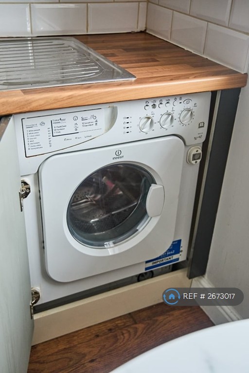 1 bedroom flat in Lincoln Road, Peterborough, PE1 (1 bed) (#2673017)