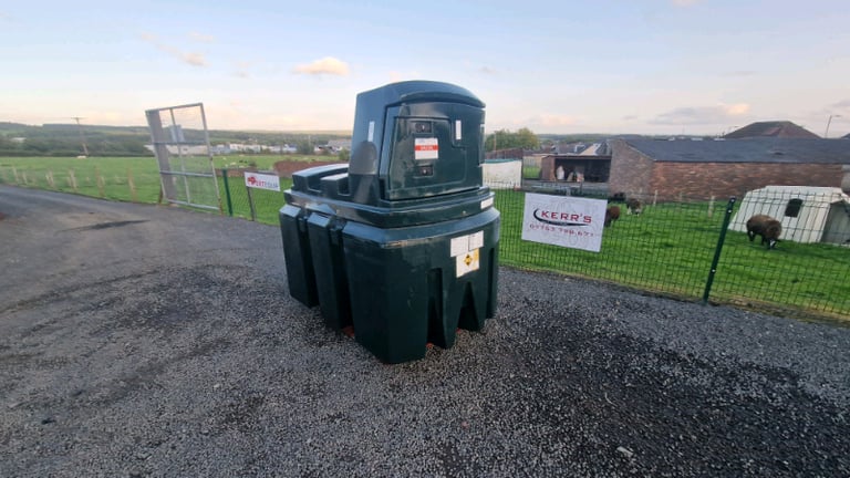 Titan 1300 litre bunded diesel fuel station tank 240v pump tractor 