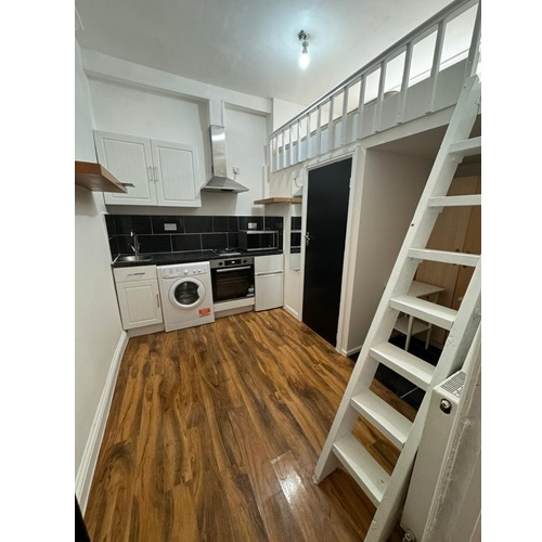 Mezzanine Studio Flat Just Off Portobello Road, W10 5TQ * All Utility Bills Included*