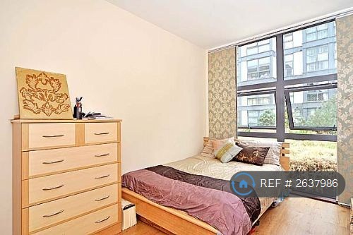 image for 2 bedroom flat in Manilla Street, London, E14 (2 bed) (#2637986)