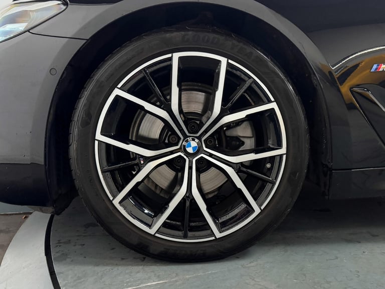 2022 BMW 5 Series 520i M Sport Saloon SALOON Petrol/Electric Hybrid Automatic