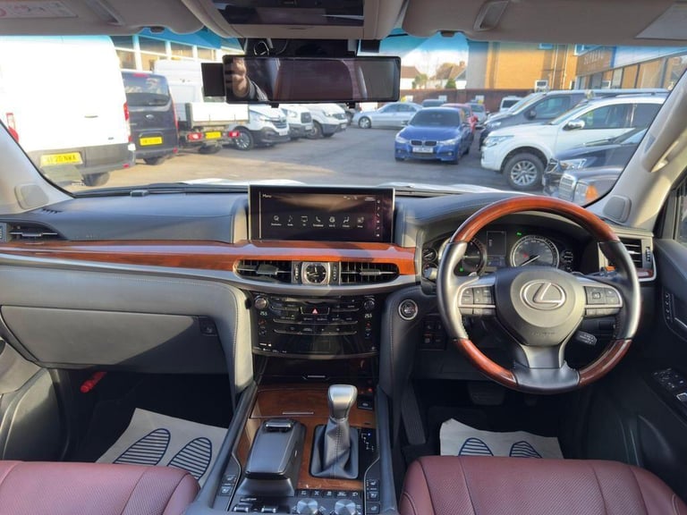 2024 Lexus LX LX570 5.7 V8 Automatic 4X4 8 seats 5dr Petrol Automatic