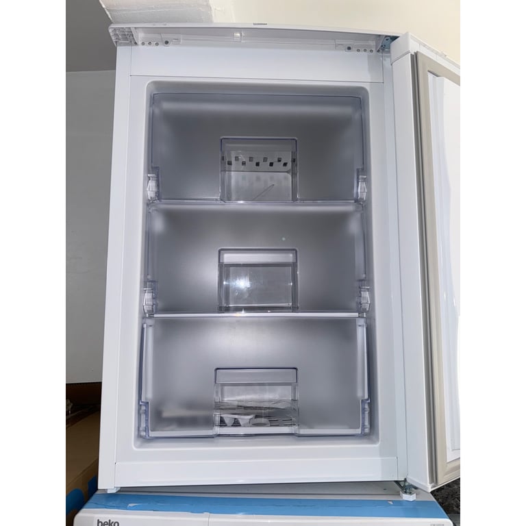 ☺️New☺️RRP £259!! Beko Under Counter Freezer - Frost Free White 