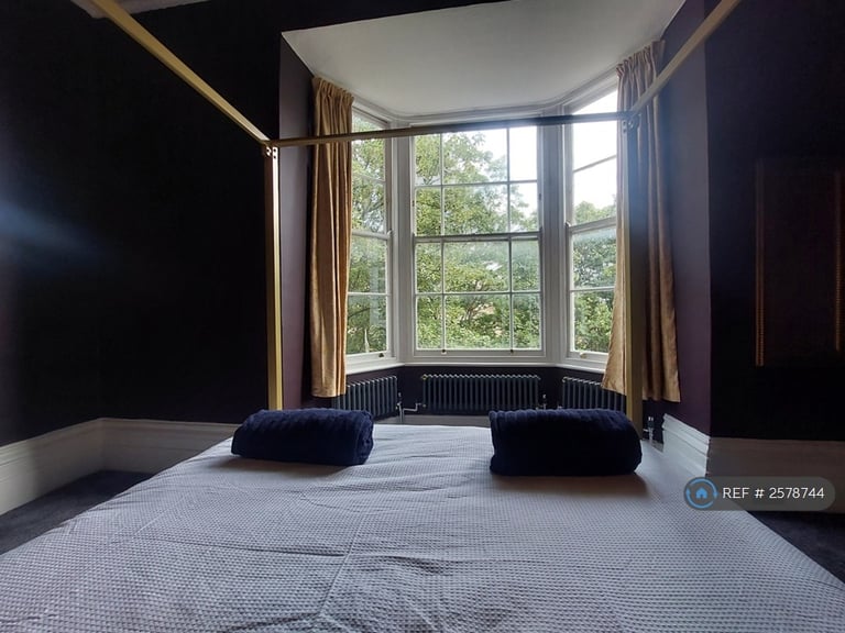 2 bedroom flat in Dover Place, Bristol, BS8 (2 bed) (#2578744)