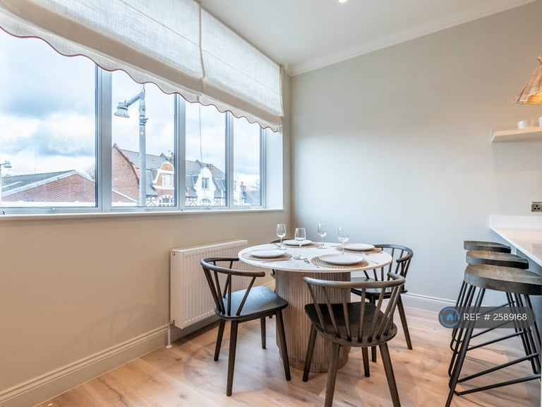 2 bedroom flat in Heath Road, London, TW1 (2 bed) (#2589168)