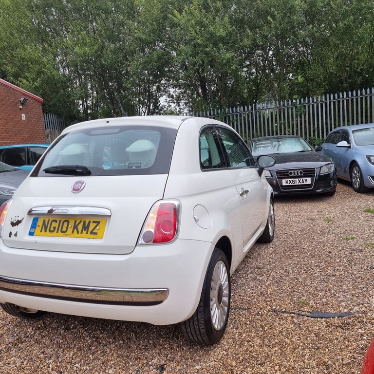 FIAT 500 LOUNGE 1.2 PETROL MODEL YEAR 2010 £35 ROAD TAX PER YEAR& ULEZ FREE LONG MOT GREAT CAR!!!